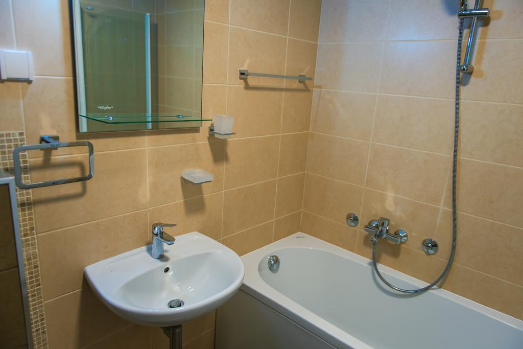Maja Apartment Belgrado Buitenkant foto