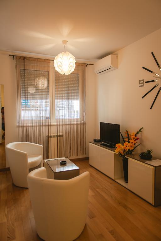 Maja Apartment Belgrado Buitenkant foto
