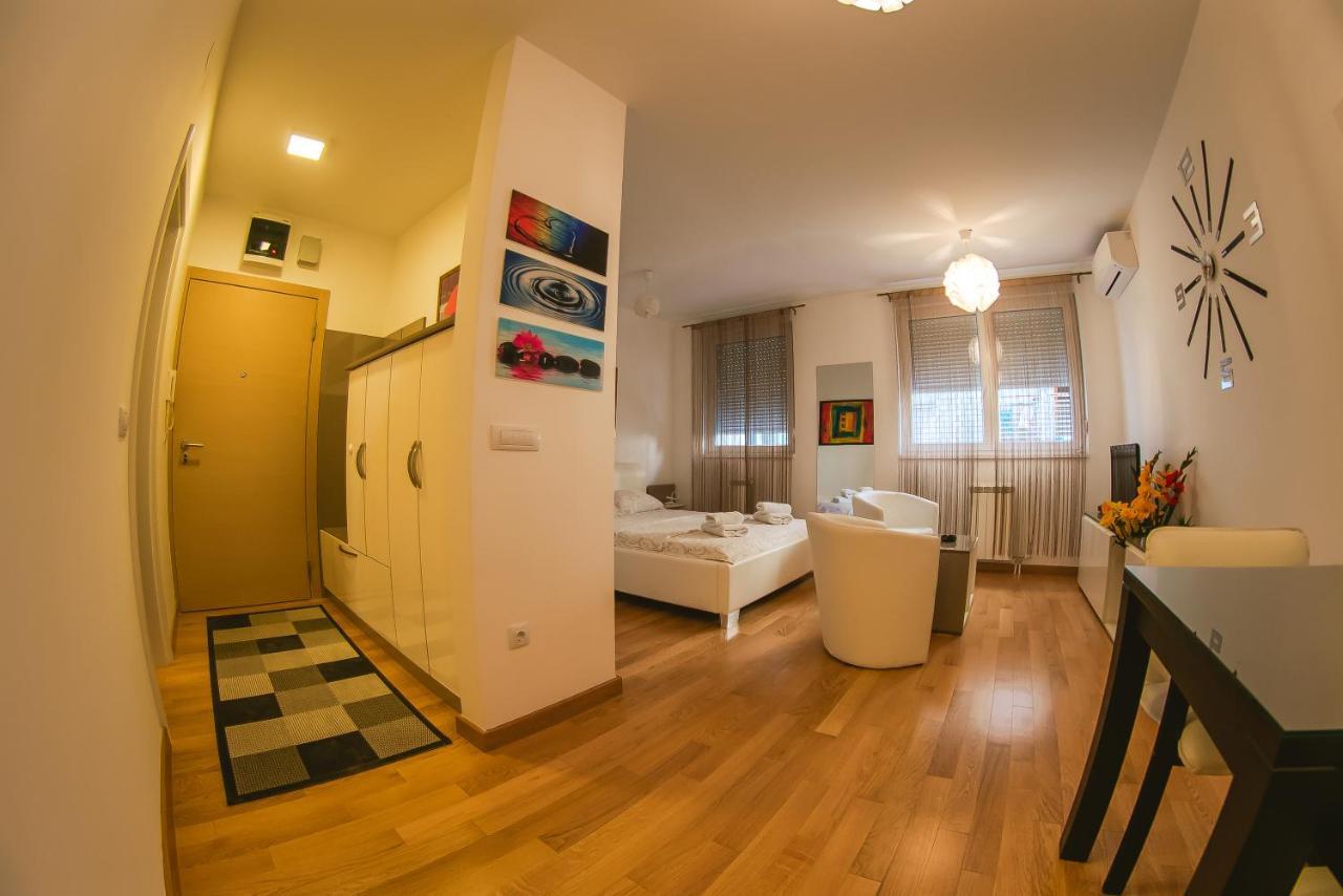 Maja Apartment Belgrado Buitenkant foto